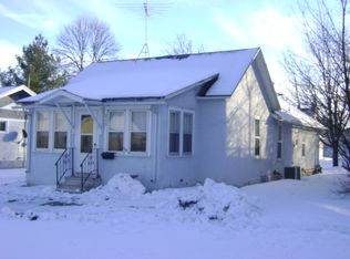 213 4th Ave E, Cresco, IA 52136