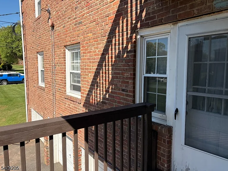6 Columbia Dr #1A — Photo 9