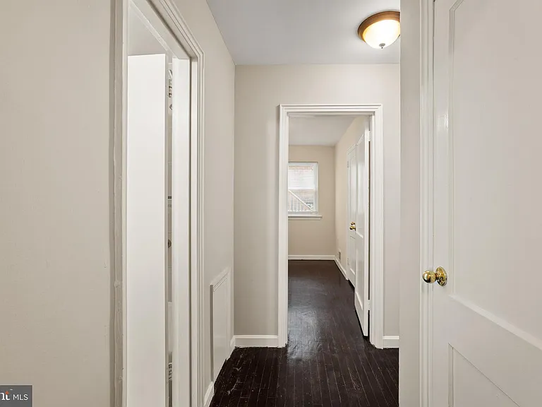 121 Whitmoor Ter — Photo 13