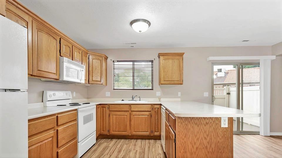 kitchen 3_05112021