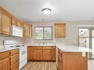 275 S 2450 E APT 5, St George, UT 84790