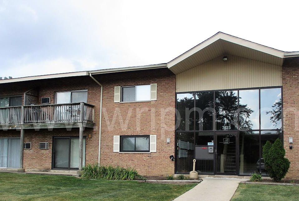 1st image of 7425 Brookdale Dr #2116