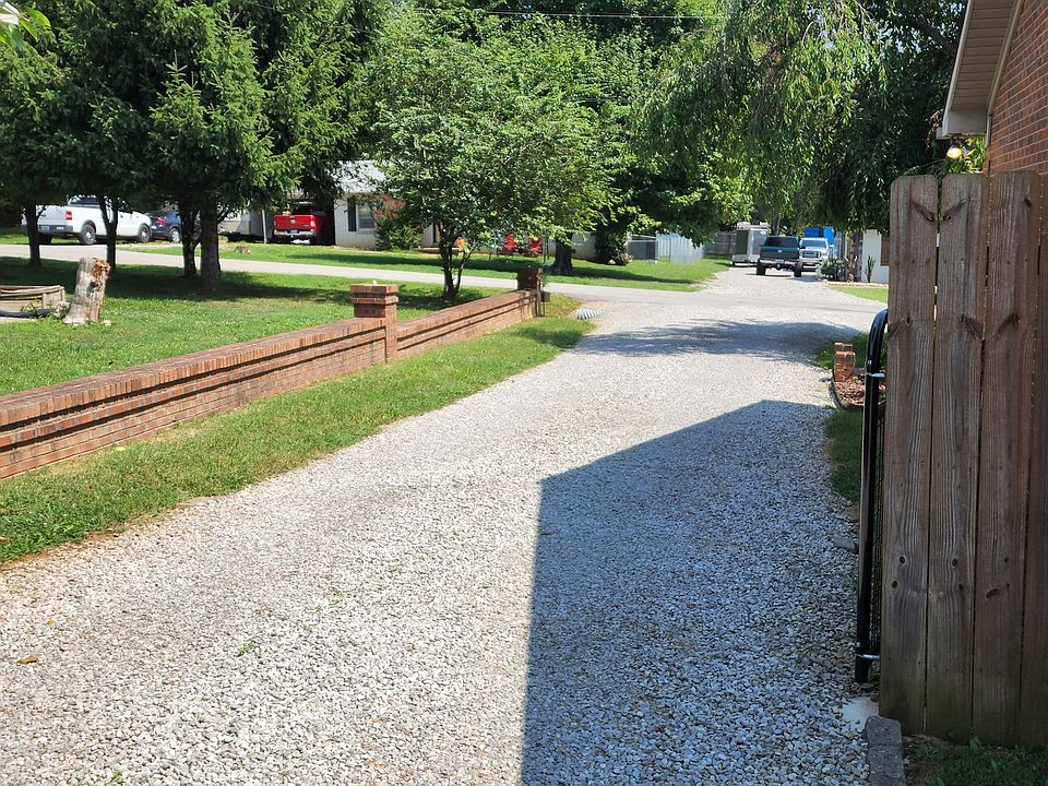 2nd image of 826 Spears Ave