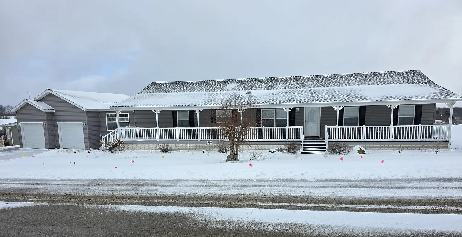 380 Indigo Ln photo 1