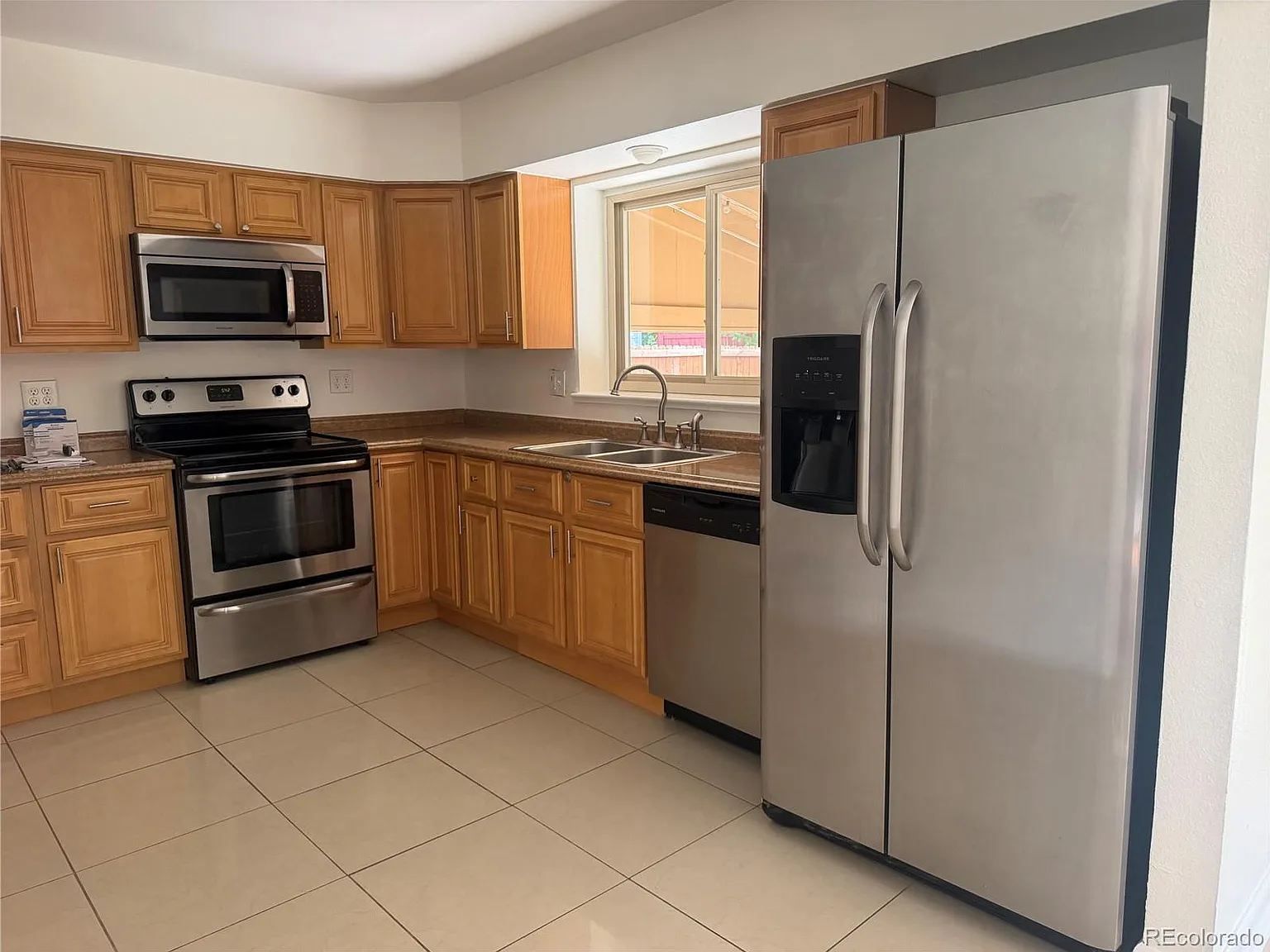 4 bed, 2.5 bath, 1135 sqft, $3,000 — Photo 4
