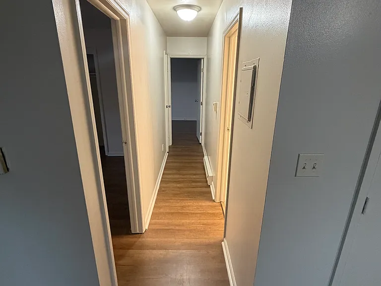 East Pointe Apartments — Photo 11