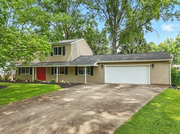 475 Blue Jay Trl, Macedonia, OH 44056