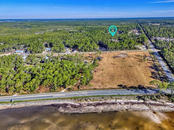 81 Piney Point Ln, Eastpoint, FL 32328