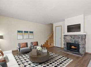 510 Spring Rd APT 118, Moorpark, CA 93021