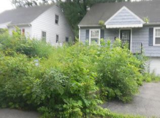 2021 Dickinson Pl, Decatur, IL 62521