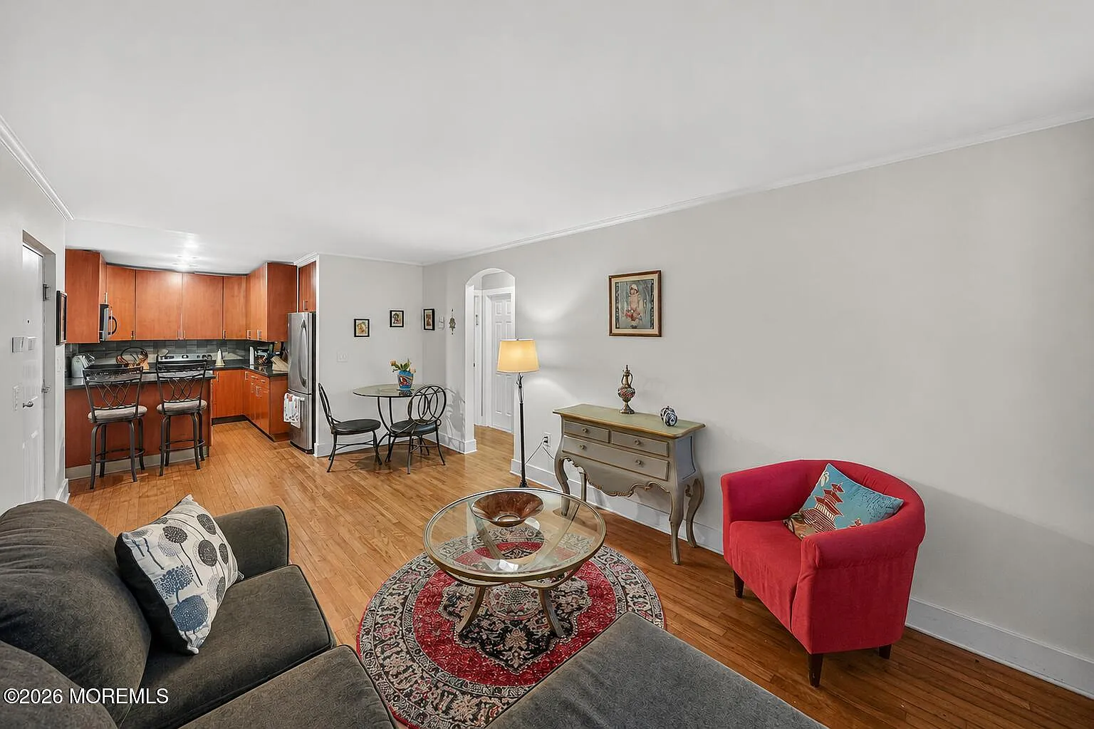 2 bed, 717 sqft, $2,700 — Photo 3