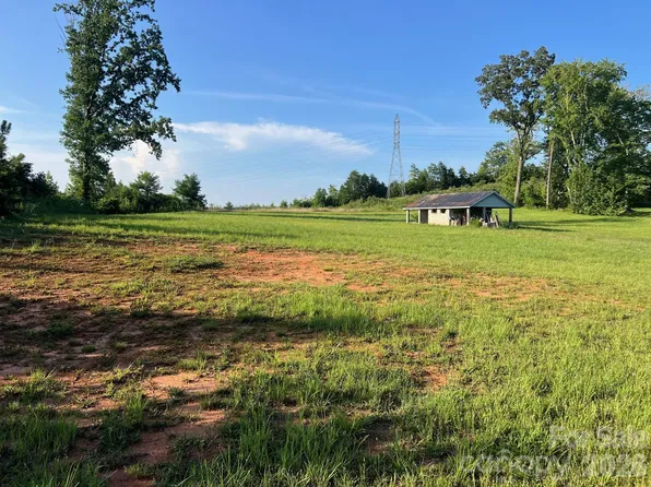 1156 Carbon City Rd, Morganton, NC 28655