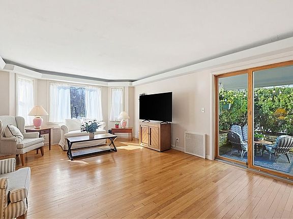 4th image of 11 Katherine Rd
