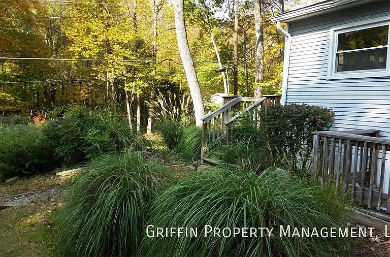 8402 Sleepy Hollow Rd — Photo 13