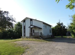 1215 Saunders Settlement Rd, Niagara Falls, NY 14305