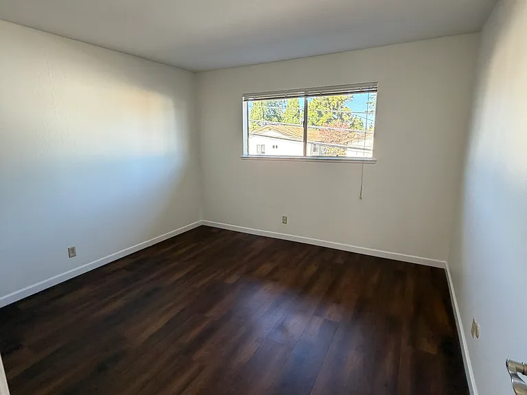 1576 Ontario Dr #14 — Photo 8