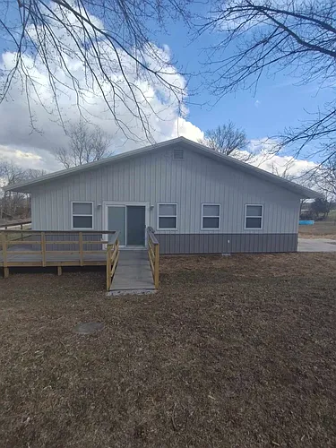 22653 Lawrence Photo 1