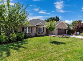 6920 Doral Dr, Radford, VA 24141