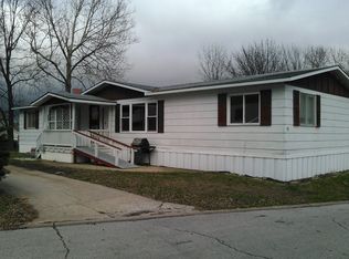 21 Narcissus Ln, Belton, MO 64012