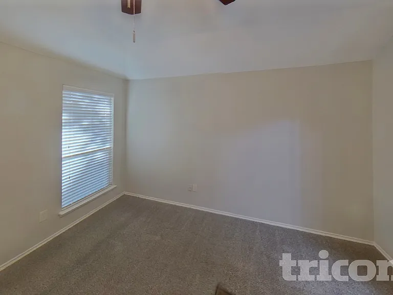 1812 Fairbanks Dr — Photo 7