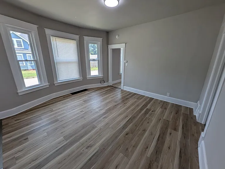 2614 Sacramento St — Photo 8