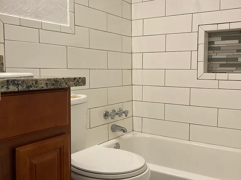 2134 Metairie Rd #202 — Photo 8