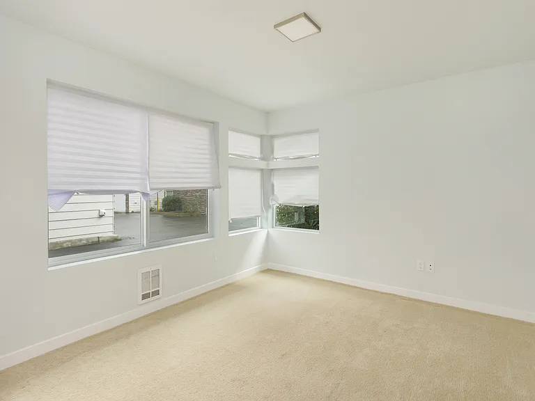 19239 100th Ave NE — Photo 11