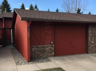 661 Beech Ln, Moorhead, MN 56560