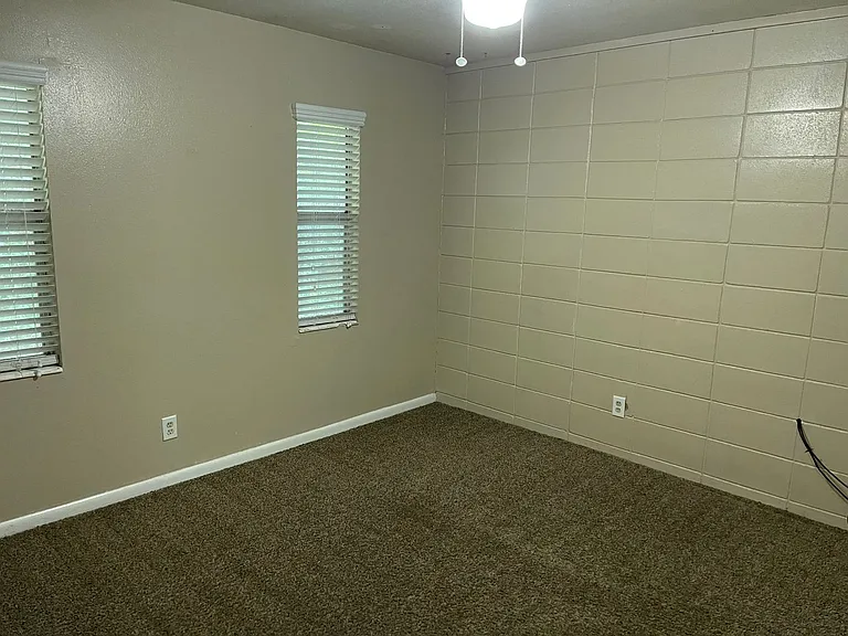 1943 Dawsey St #3 — Photo 4
