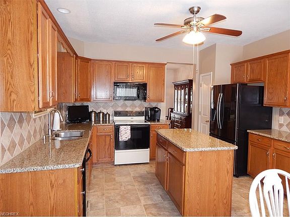 4th image of 885 Theora Dr