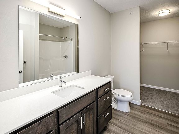5th image of 501 E 9th St #2103