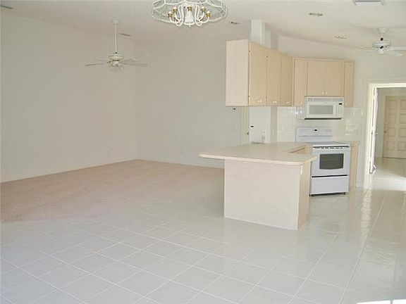 2nd image of 1719 SW Waterfall Blvd