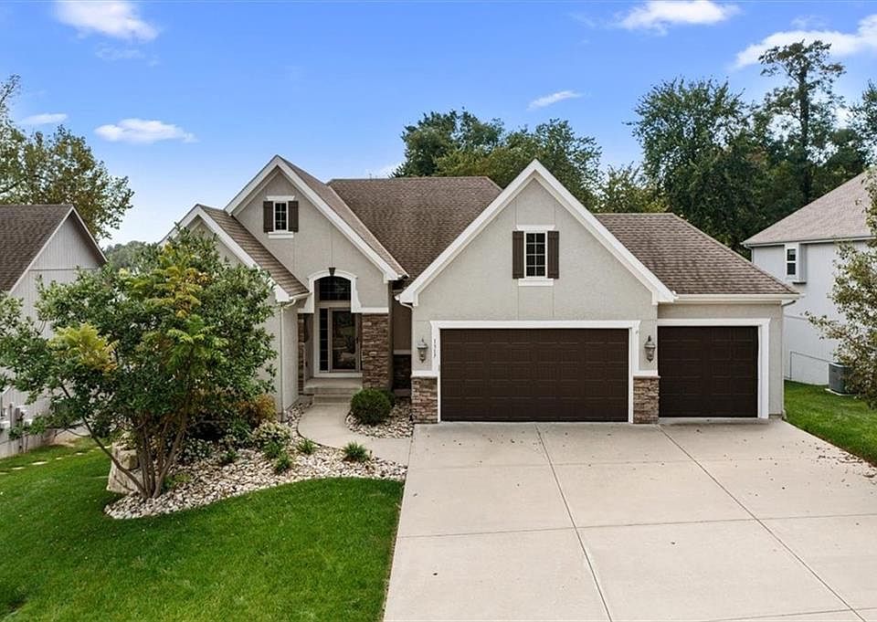 1st image of 1317 NE Kenwood Dr