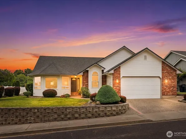403 SE Stanford Place, College Place, WA 99324