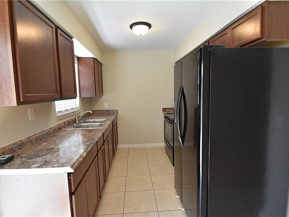5th image of 2109 Winger Ave