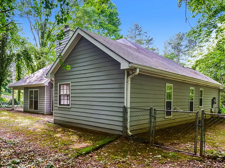 1204 Garden Path SE — Photo 16