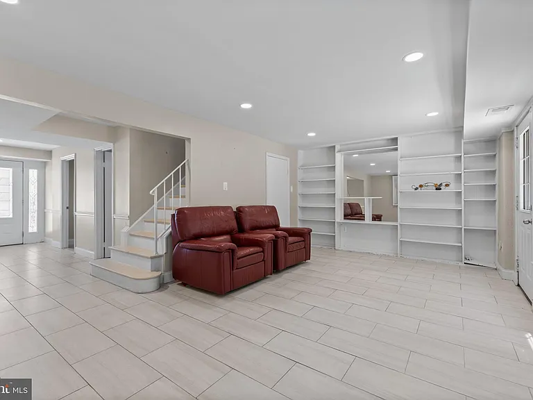 4305 Birchlake Ct — Photo 6