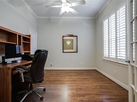 3rd image of 907 Lahinch Cir