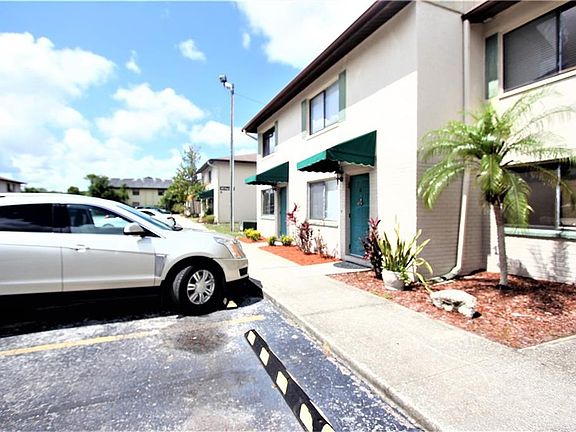 2nd image of 2052 Kings Hwy APT 6
