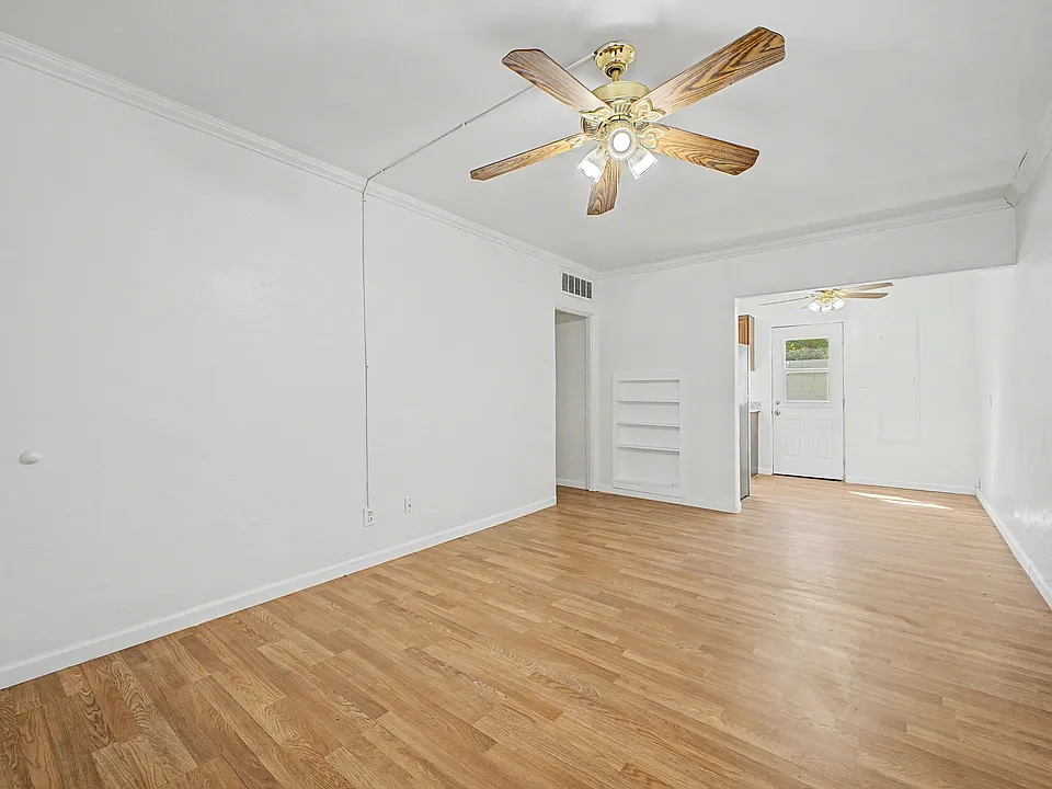 602 E San Juan Ave #3