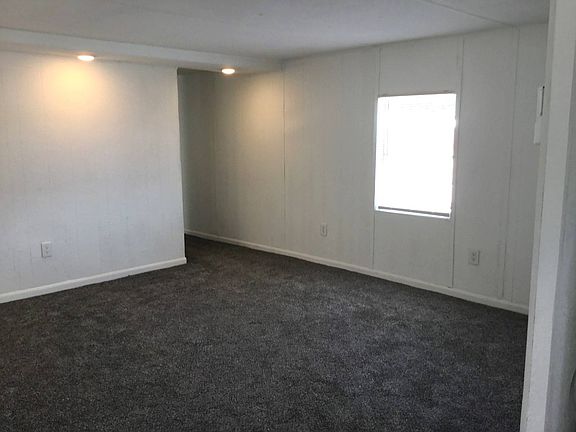 5th image of 362 Lily Ln
