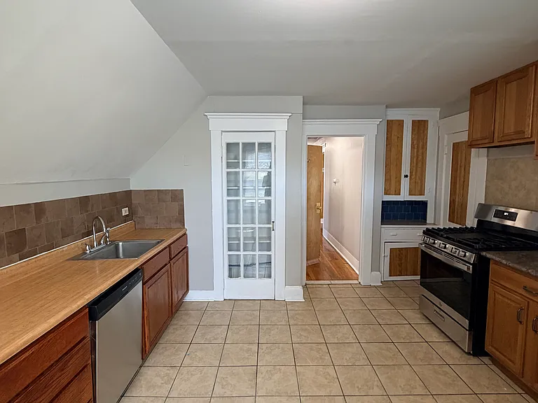 64 Stanley St #3 — Photo 5