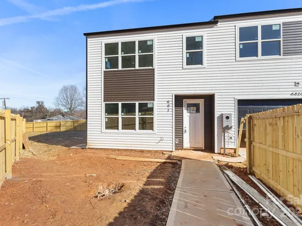 901 N Hoskins Rd, Charlotte, NC 28216