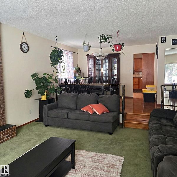 Edmonton House for rent - 4 Bedrooms — photo 2