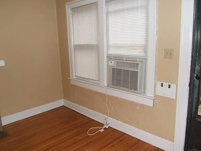 Living Room w A/C