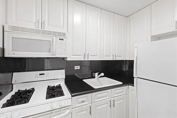 Rented by GoodRock Realty | media 19