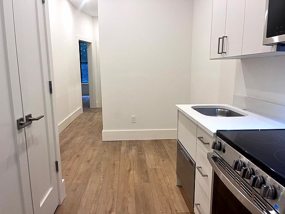 2nd image of 208 W 104th St APT 1B