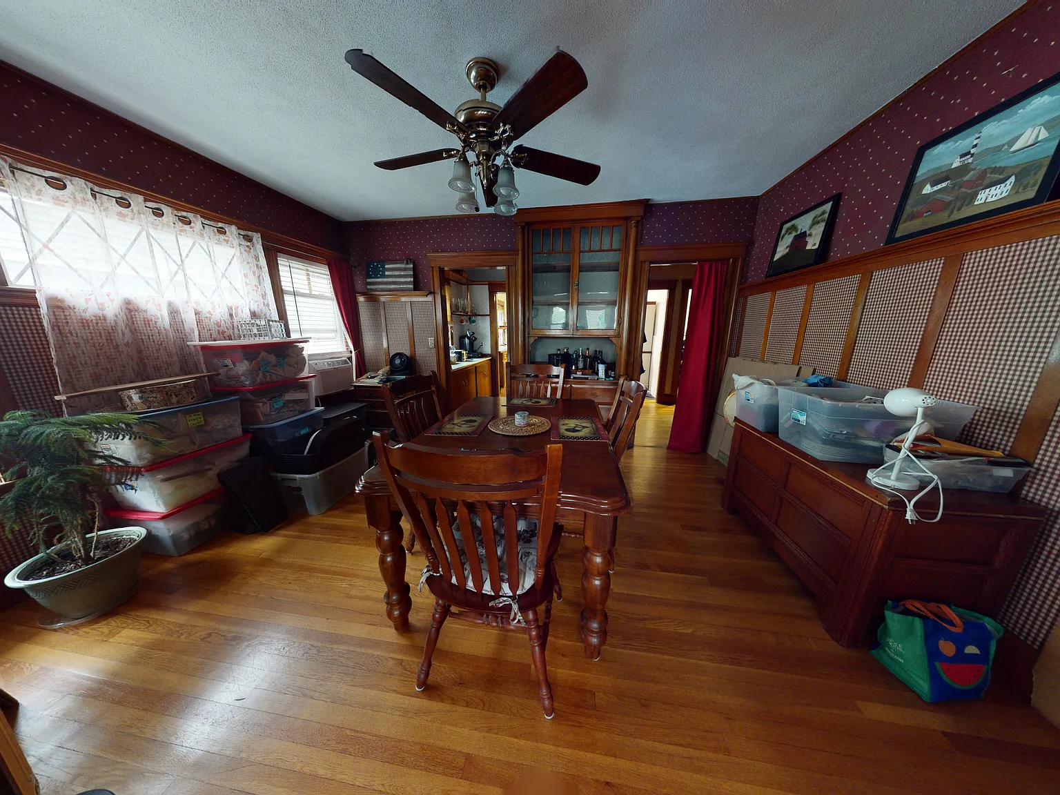 3 bed, 9999 sqft, $3,350 — Photo 2
