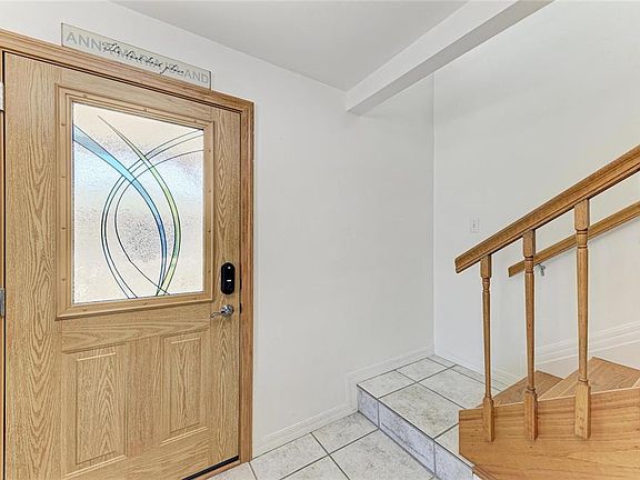 3rd image of 872 NORTH SHORE DRIVE
