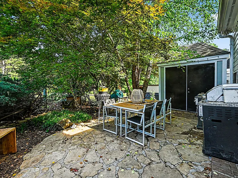 301 Helmsdale Dr — Photo 28